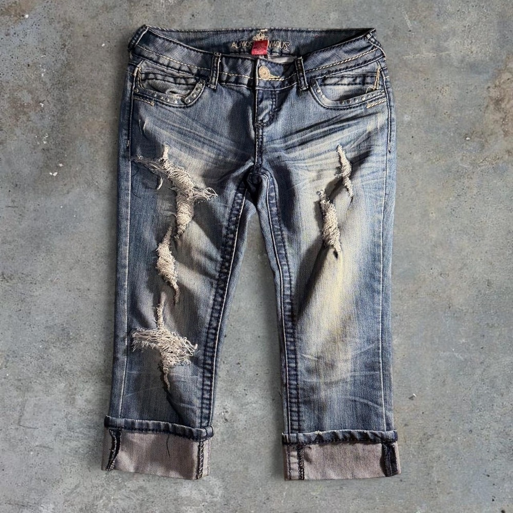 Almost Famous Distressed Studded‎ Capri Jeans Y2K Trendy Low Rise